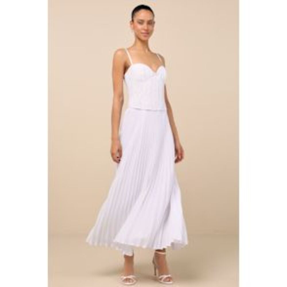 Lulu's White Pleated Midi Dress with Sweetheart Bodice